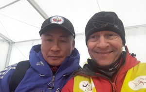 Avec le coach de l'équipe mongole...